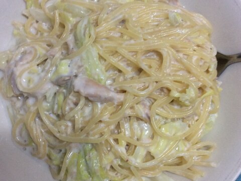 ツナとキャベツで♪煮込みクリームパスタ